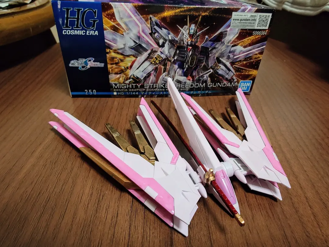 ＨＧ 1/144 マイティストライクフリーダムガンダム　ストライクルージュカラー　筆塗り　全塗装　組立　コマ撮り　プラウドディフェンダー　#shorts