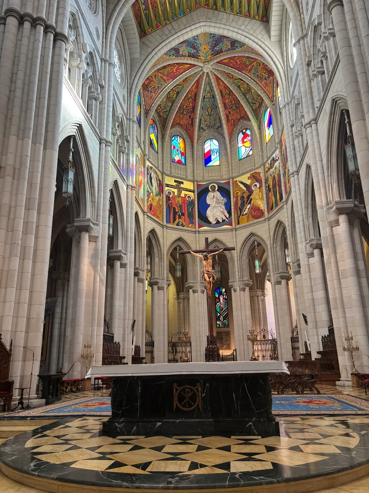 スペイン行ってきた⑨　マヨール広場、アルムデナ大聖堂、王宮など
