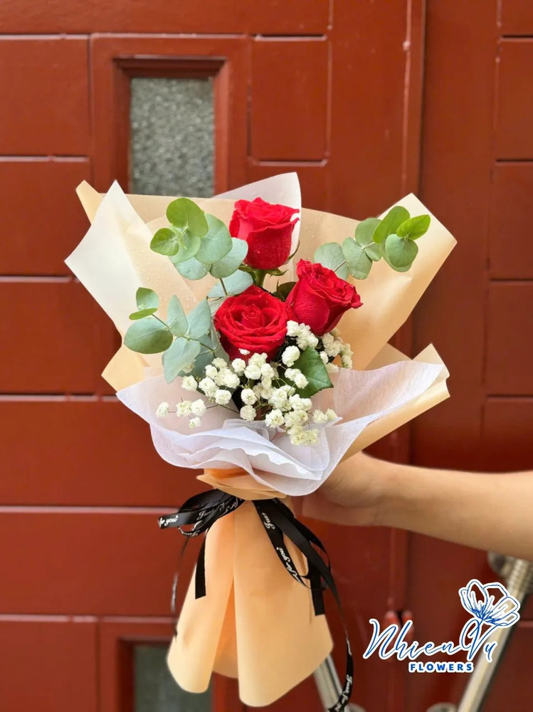 Hoa tốt nghiệp đại học nên tặng theo ngành nghề hay tính cách?