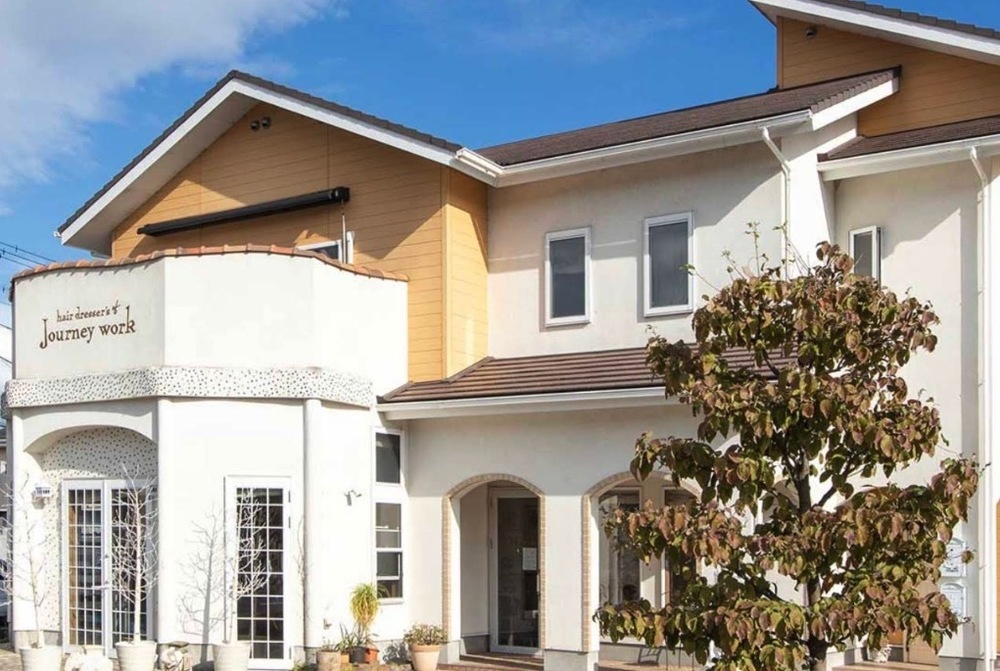 スキルの高いスタッフによる施術で美髪を目指す