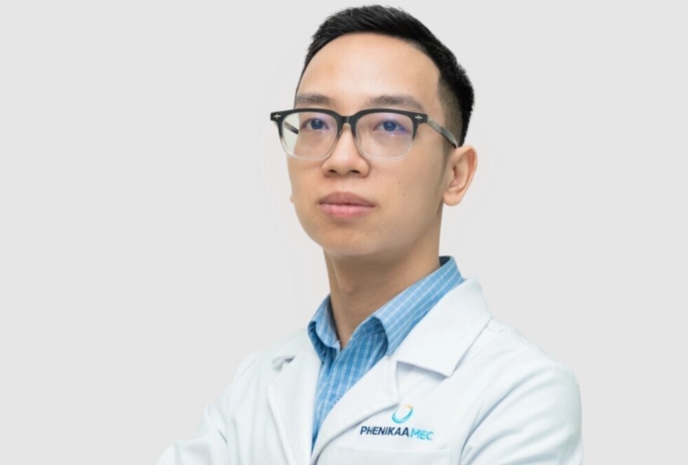 Vì sao khách hàng tin tưởng BS. Đỗ Mạnh Hùng khi tiêm chủng tại PhenikaaMec?