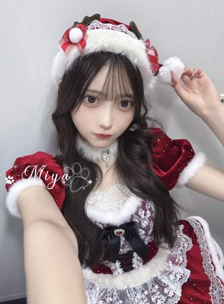 美脚の美女、色気満点で欲望が強い、今すぐ満たされたい 本格的なフルコースサービスで、最高のプレイとフィニッシュを約束します