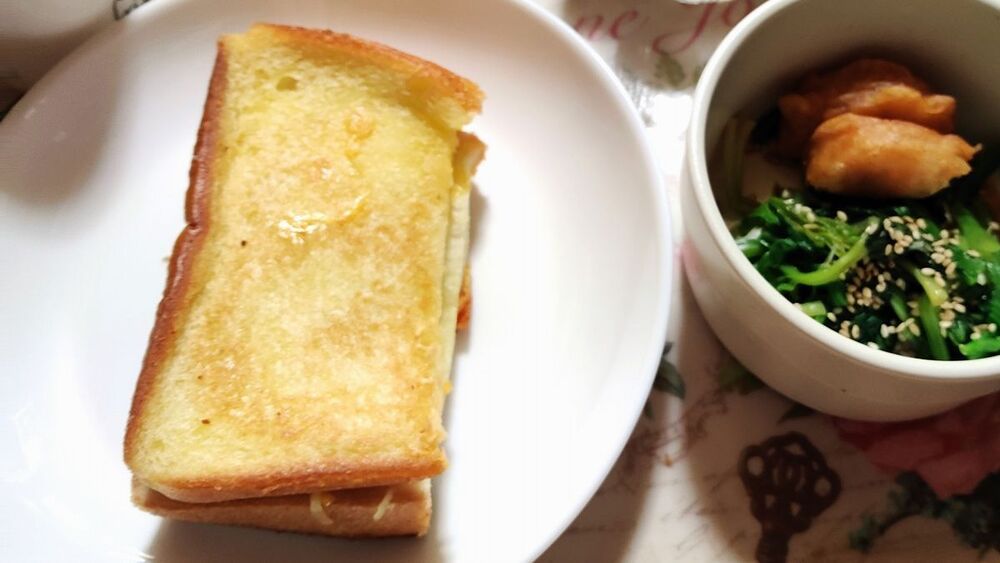 食パンをフライパンで焼いたら絶品だった。