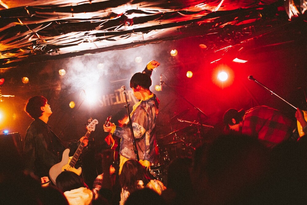 "たくさん話す"バンド