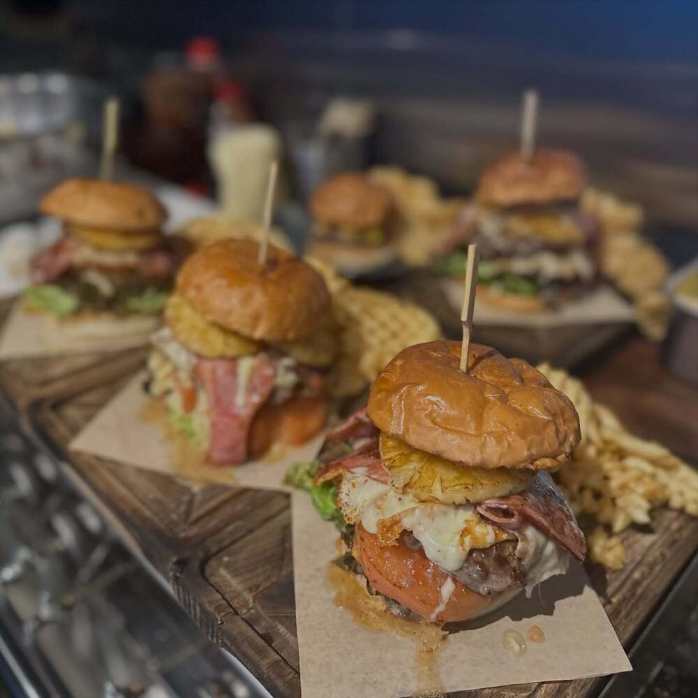 新しく「Warren’s Place 2.1 Burgers & Beer」の記事を公開しました！