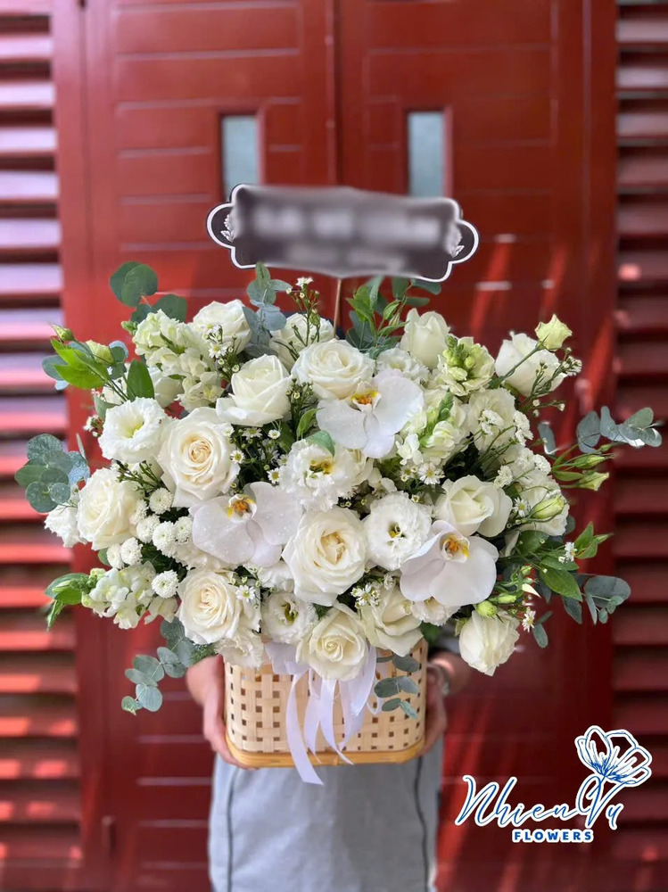 Cách chọn hoa chia buồn theo độ tuổi của người đã khuất
